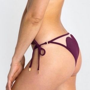 NWT! WILDFOX SWIM AMORA HEART FIG/PLUM STRING BIKINI BOTTOMS